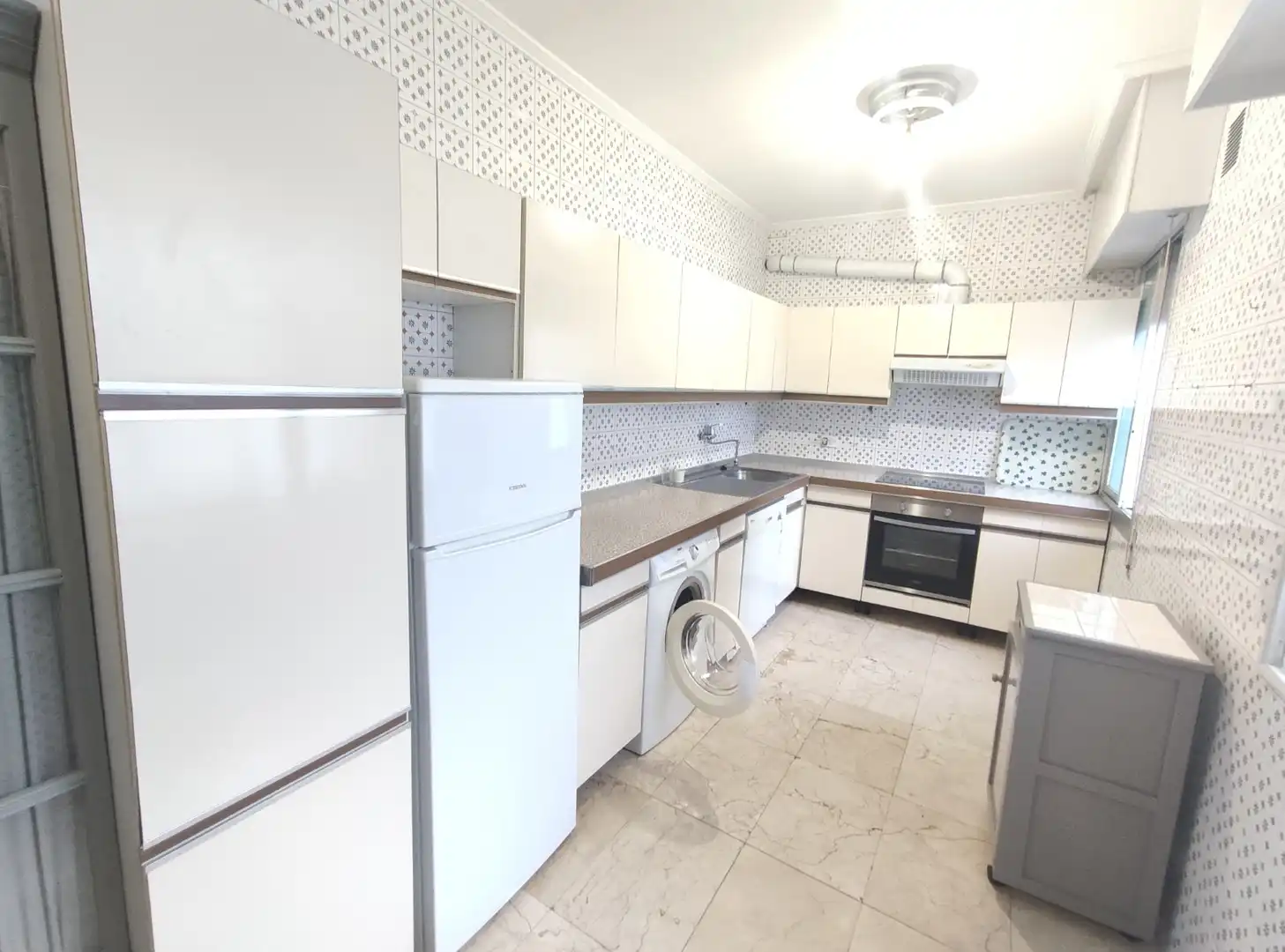 Kitchen of Flat for rent in Ourense Capital   with Heating, Furnished and Oven