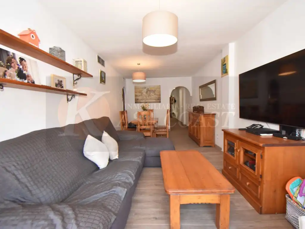Living room of Flat for sale in Mijas  with Air Conditioner, Private garden and Terrace