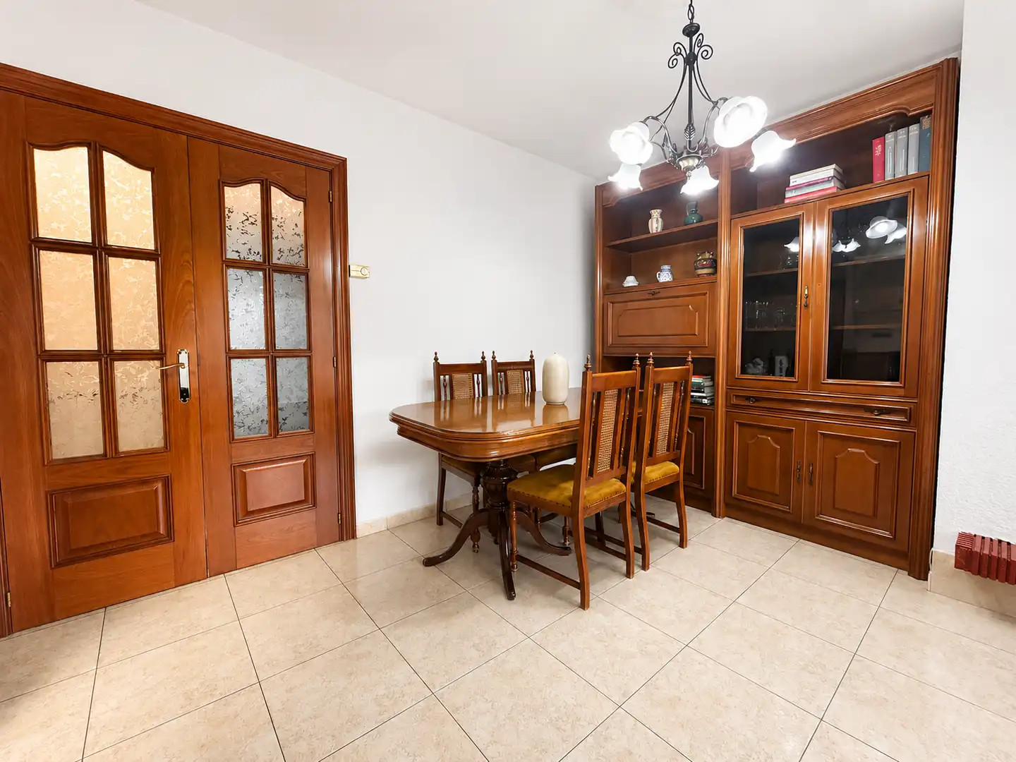 Comedor de Casa adosada en venta en Manlleu con Calefacción, Jardín privado y Terraza