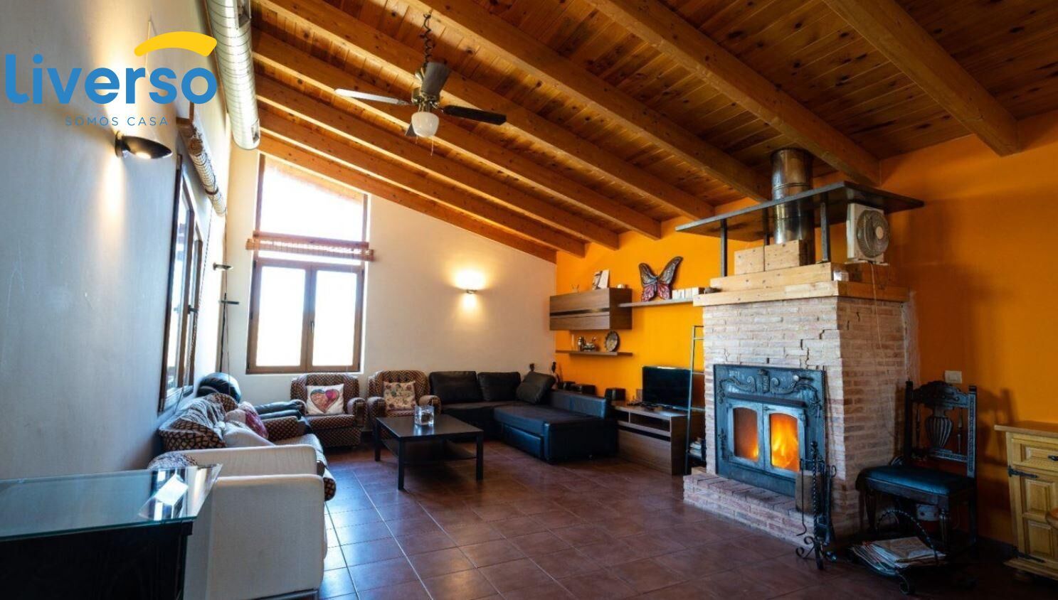 Sala d'estar de Casa o xalet en venda en Sargentes de la Lora amb Calefacció
