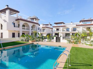 New build Ground floor with pool for sale in Avenida del Salvador