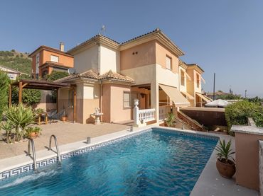 Detached house with pool for sale in Camino del Monte Eulalia
