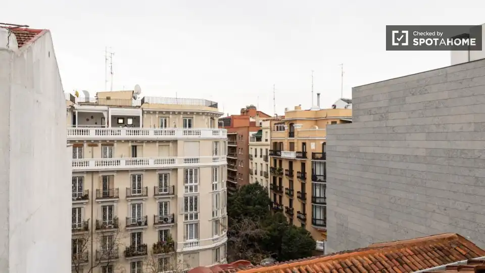 Vista exterior de Piso de alquiler en Madrid con Aire acondicionado, Calefacción y Amueblado
