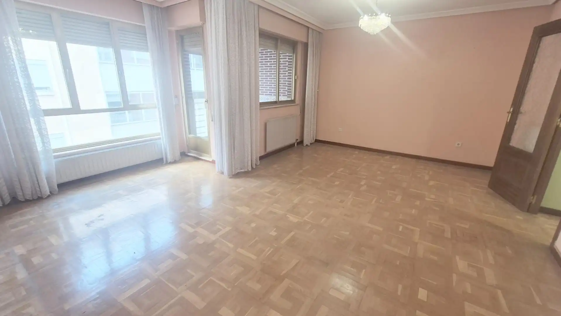 Sala d'estar de Pis en venda en Salamanca amb Calefacció