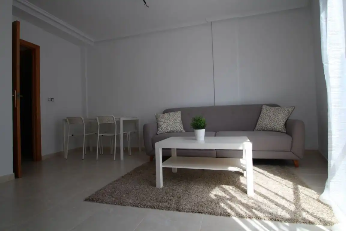Sala de estar de Casa adosada en venta en Torrevieja con Calefacción, Jardín privado y Terraza