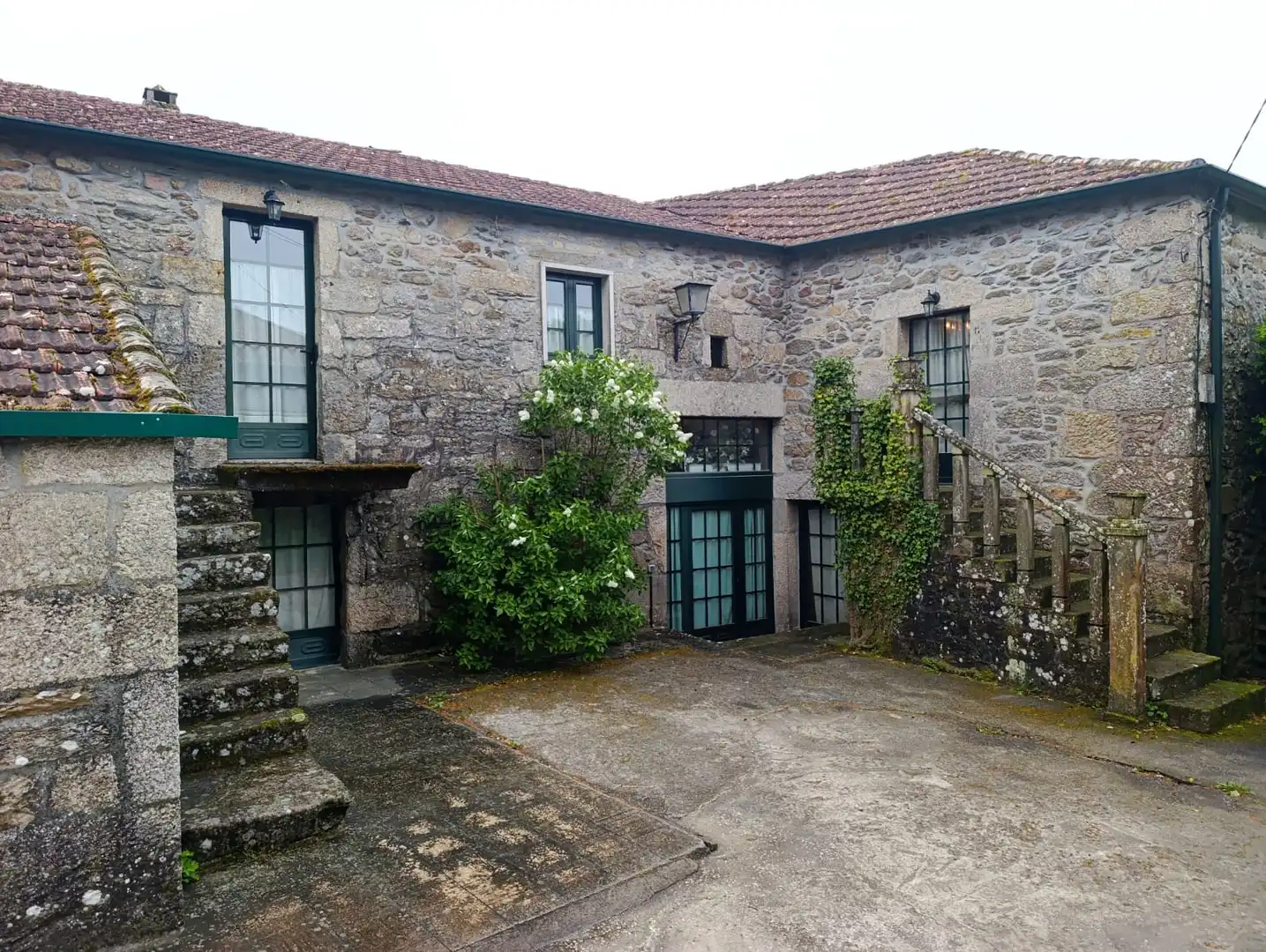 Vista exterior de Finca rústica en venda en Carballedo amb Calefacció, Jardí privat i Terrassa
