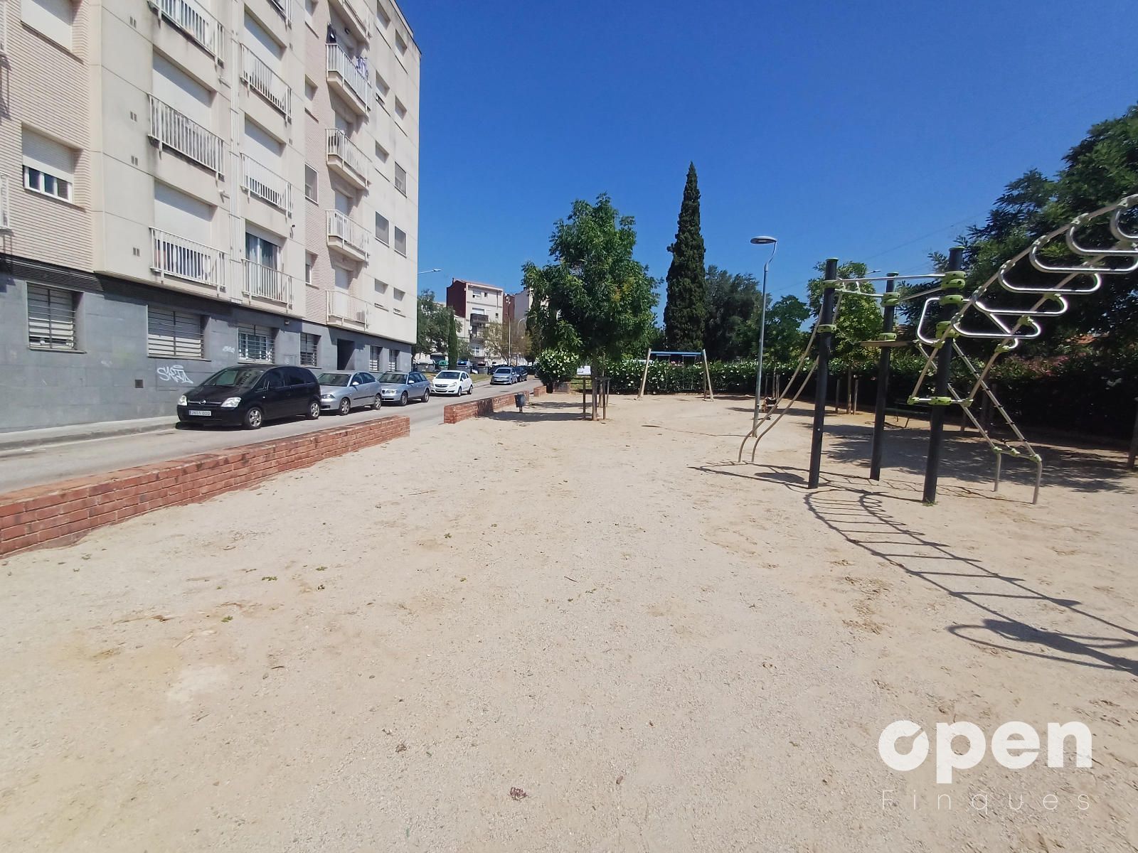 Aparcament de Pis en venda en Terrassa amb Aire condicionat, Calefacció i Parquet