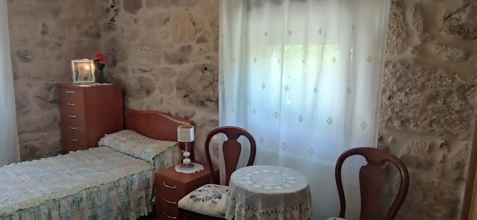 Dormitori de Casa o xalet en venda en Crecente amb Jardí privat i Moblat
