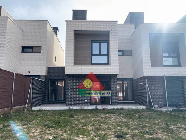 Casa-chalet en Alquiler en Perales del Río