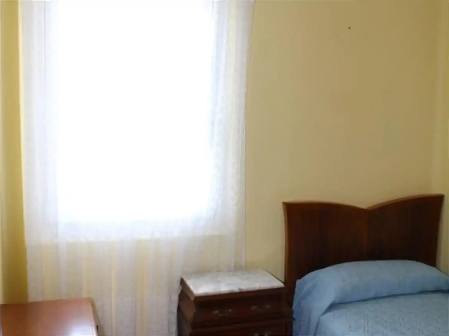 Dormitori de Casa adosada en venda en Valdoviño amb Balcó