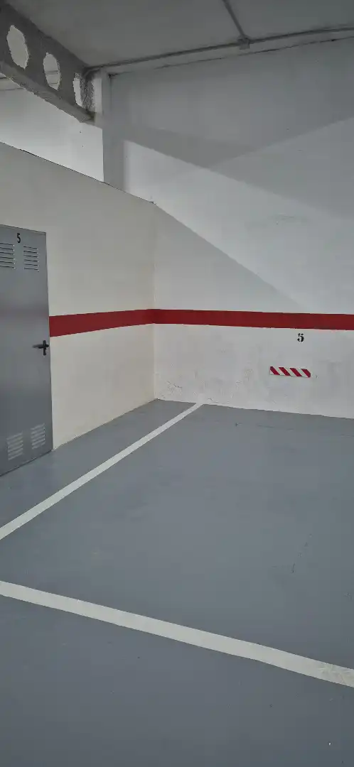 Parking of Garage for rent in Alfafar