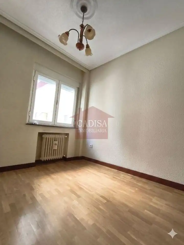Dormitori de Pis en venda en Salamanca amb Calefacció, Parquet i Terrassa