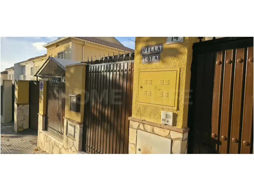 Exterior view of Houses for sale in Málaga  with Air Conditioner, Terrace and Oven