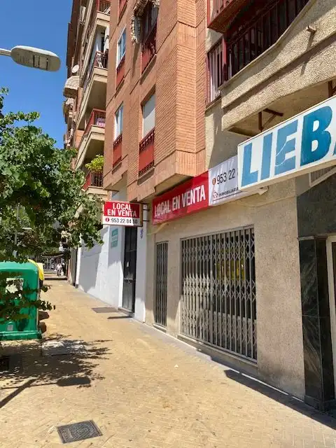 Local commercial à vendre à Calle Doctor Eduardo García-Triviño López 9, imagen 2