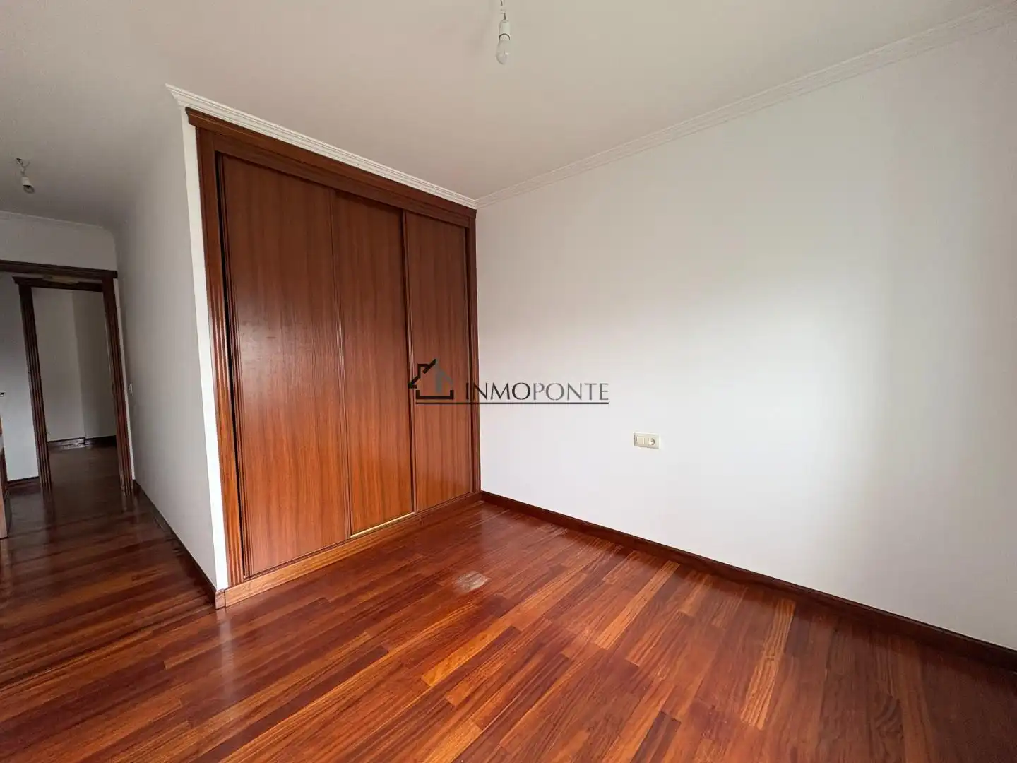 Habitación de Piso de alquiler en Pontevedra Capital  con Calefacción y Trastero