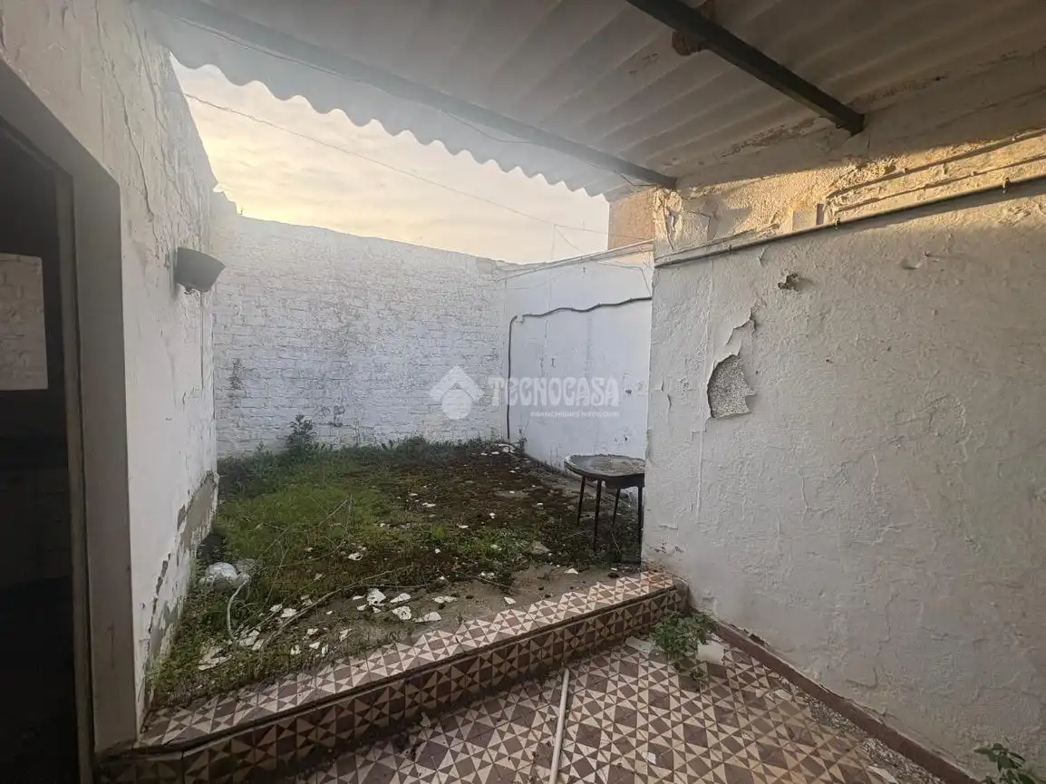 Casa adosada en venta en Sanlúcar la Mayor