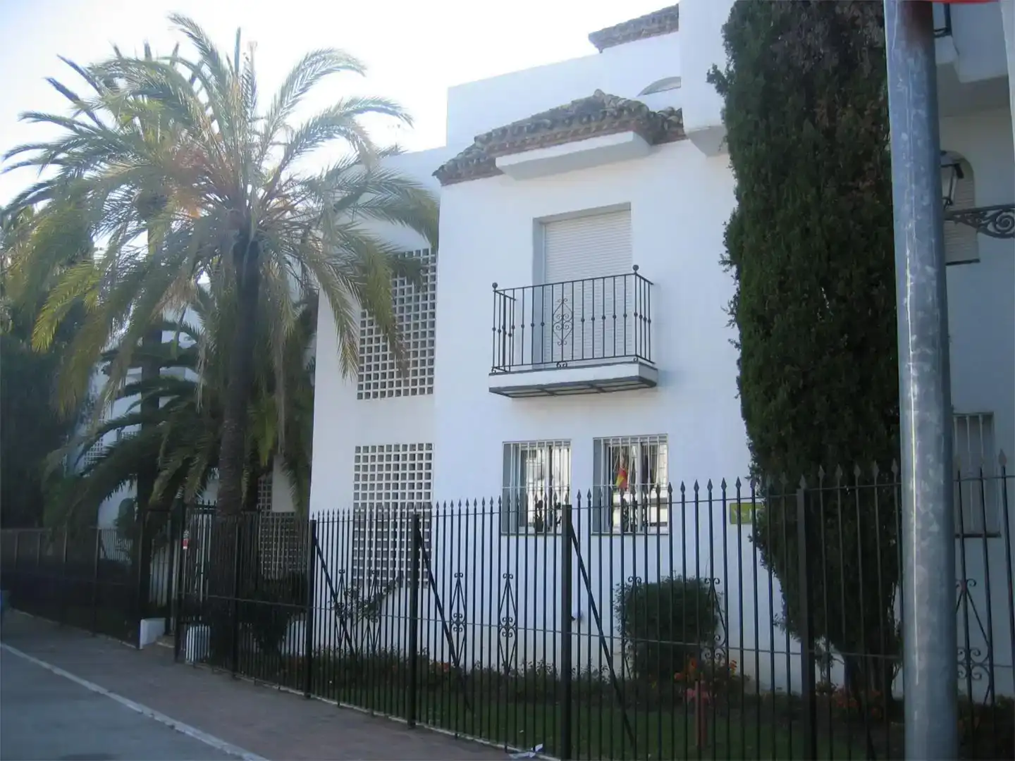 Vista exterior de Pis en venda en Estepona amb Aire condicionat, Jardí privat i Piscina