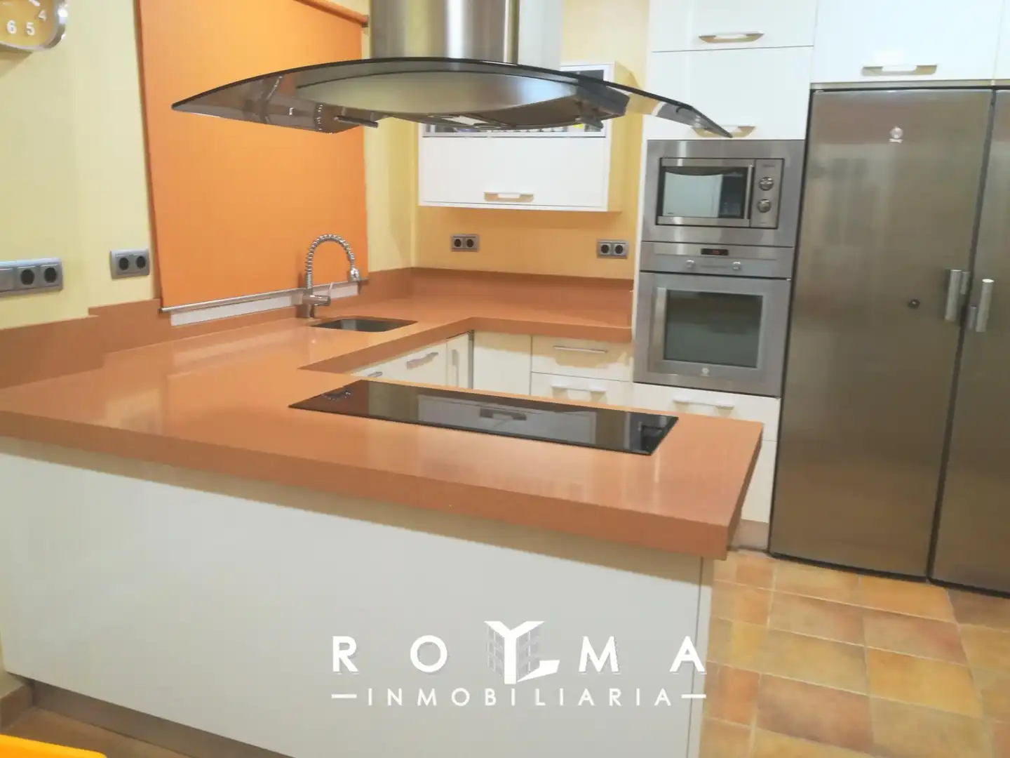 Cocina de Casa adosada de alquiler en Dos Hermanas con Aire acondicionado, Calefacción y Parquet