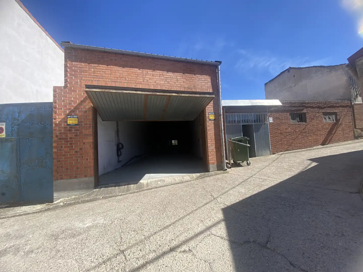 Vista exterior de Nave industrial en venta en Villamuriel de Cerrato