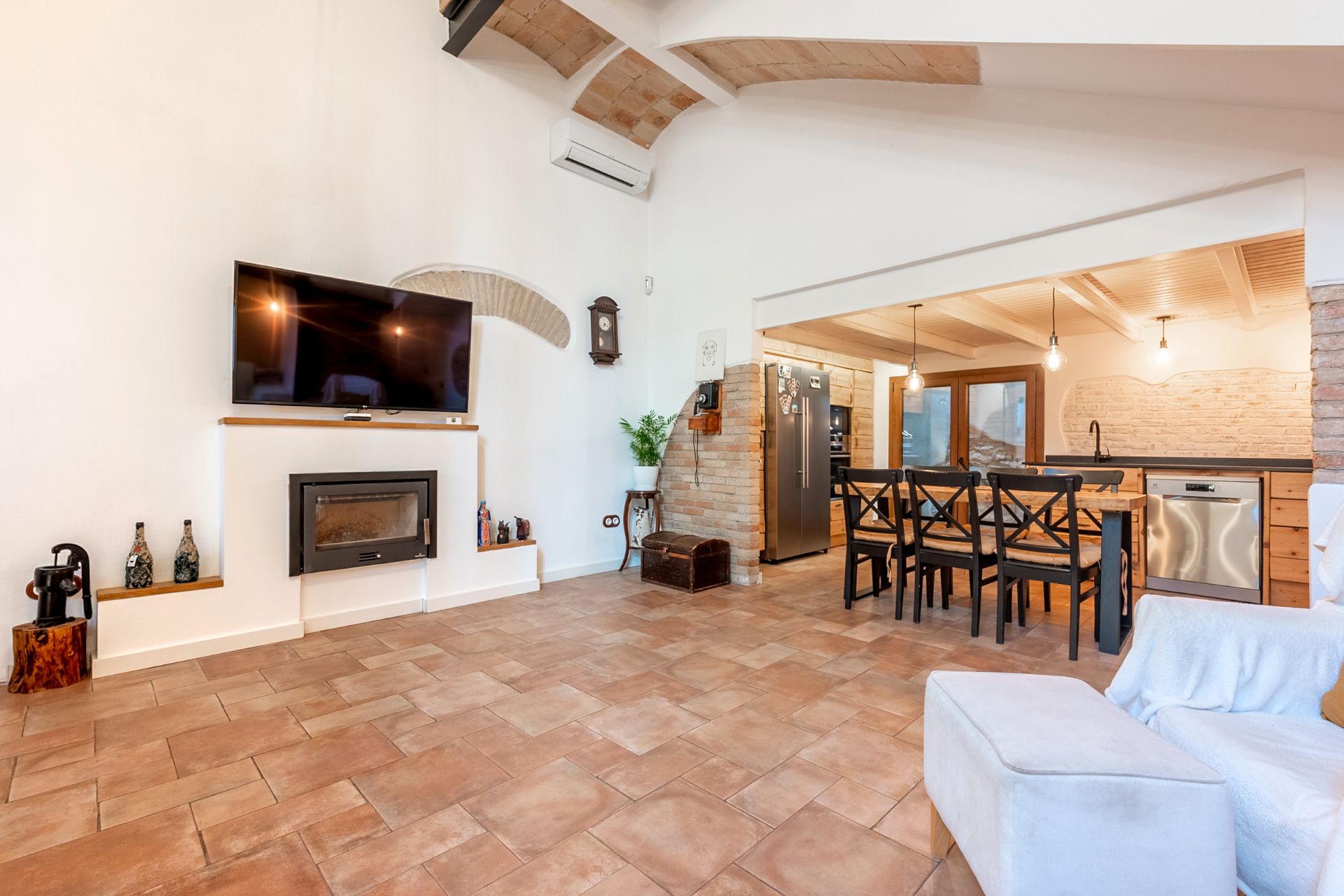 Sala d'estar de Casa o xalet en venda en Vilanova i la Geltrú amb Aire condicionat, Calefacció i Terrassa