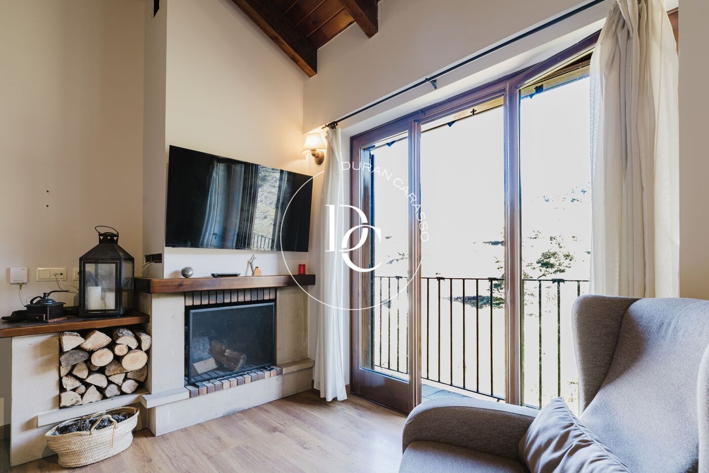 Living room of Flat for sale in Alp  with Heating, Furnished and Balcony