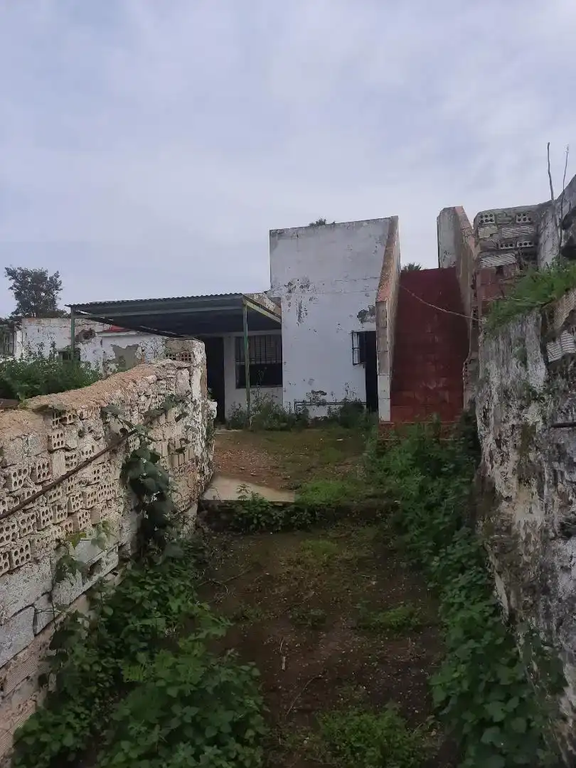 Vista exterior de Casa adosada en venda en Guillena amb Balcó