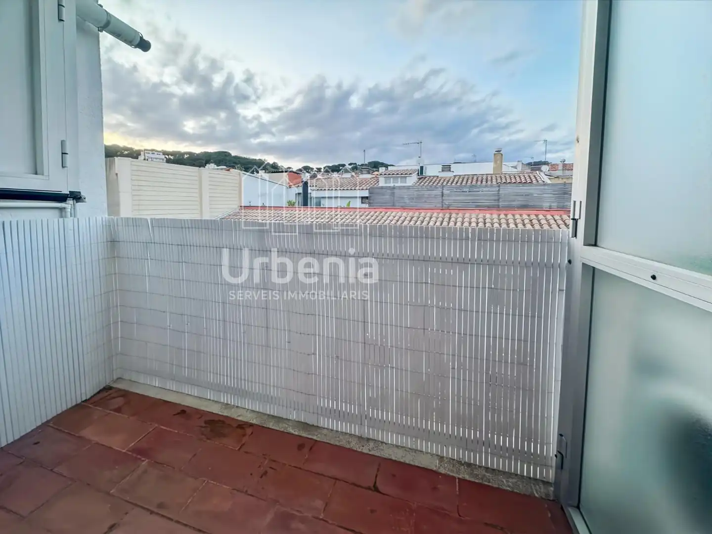 Vista exterior de Piso en venta en Canet de Mar con Calefacción y Terraza