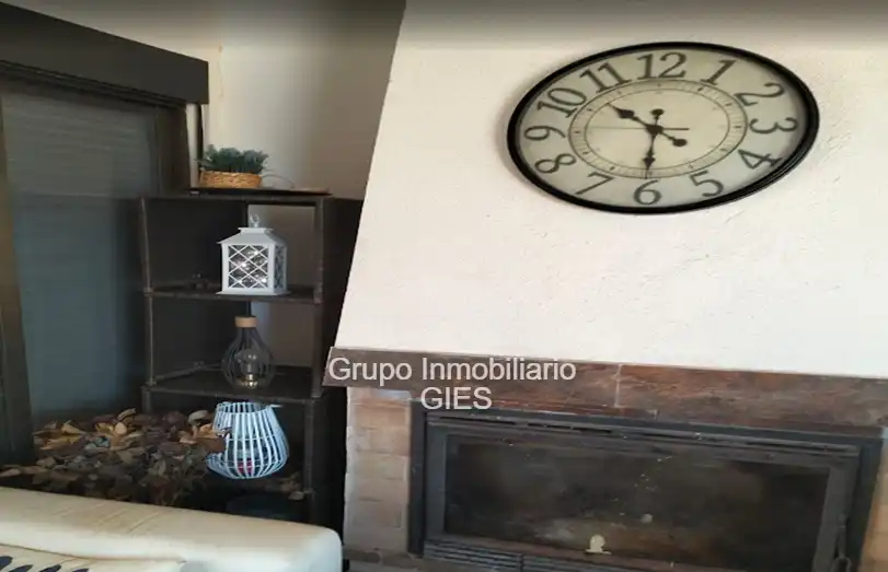 Wohnzimmer von Einfamilien-Reihenhaus zum Verkauf in Sueca mit Klimaanlage, Heizung und Privatgarten