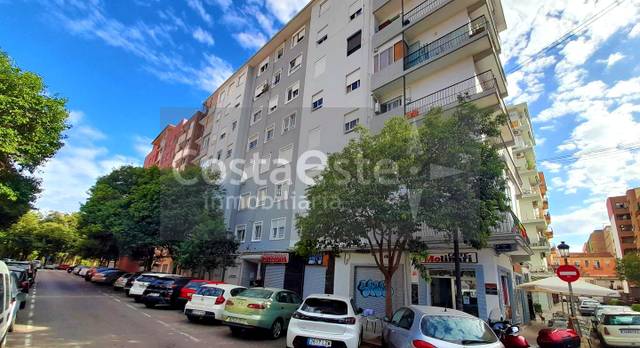 Local comercial en Venta en Carrer del Convent dels Carmelites en Trinitat