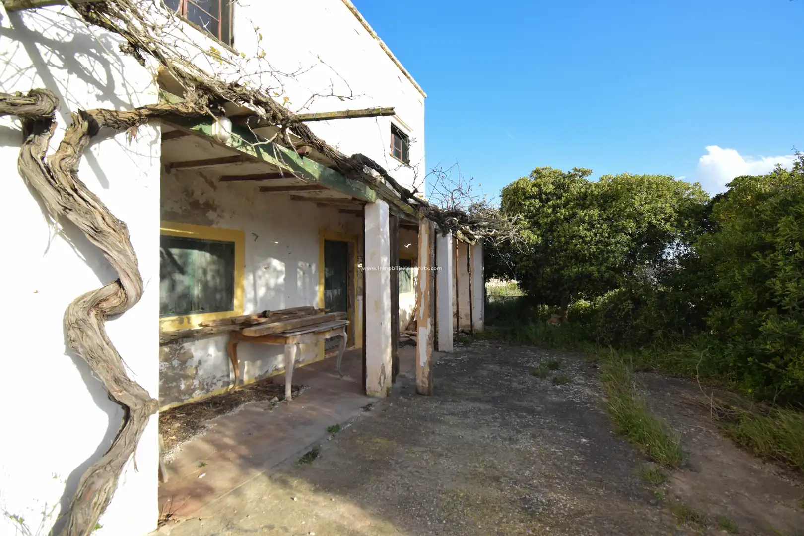 Vista exterior de Terreny industrial en venda en Ciutadella de Menorca