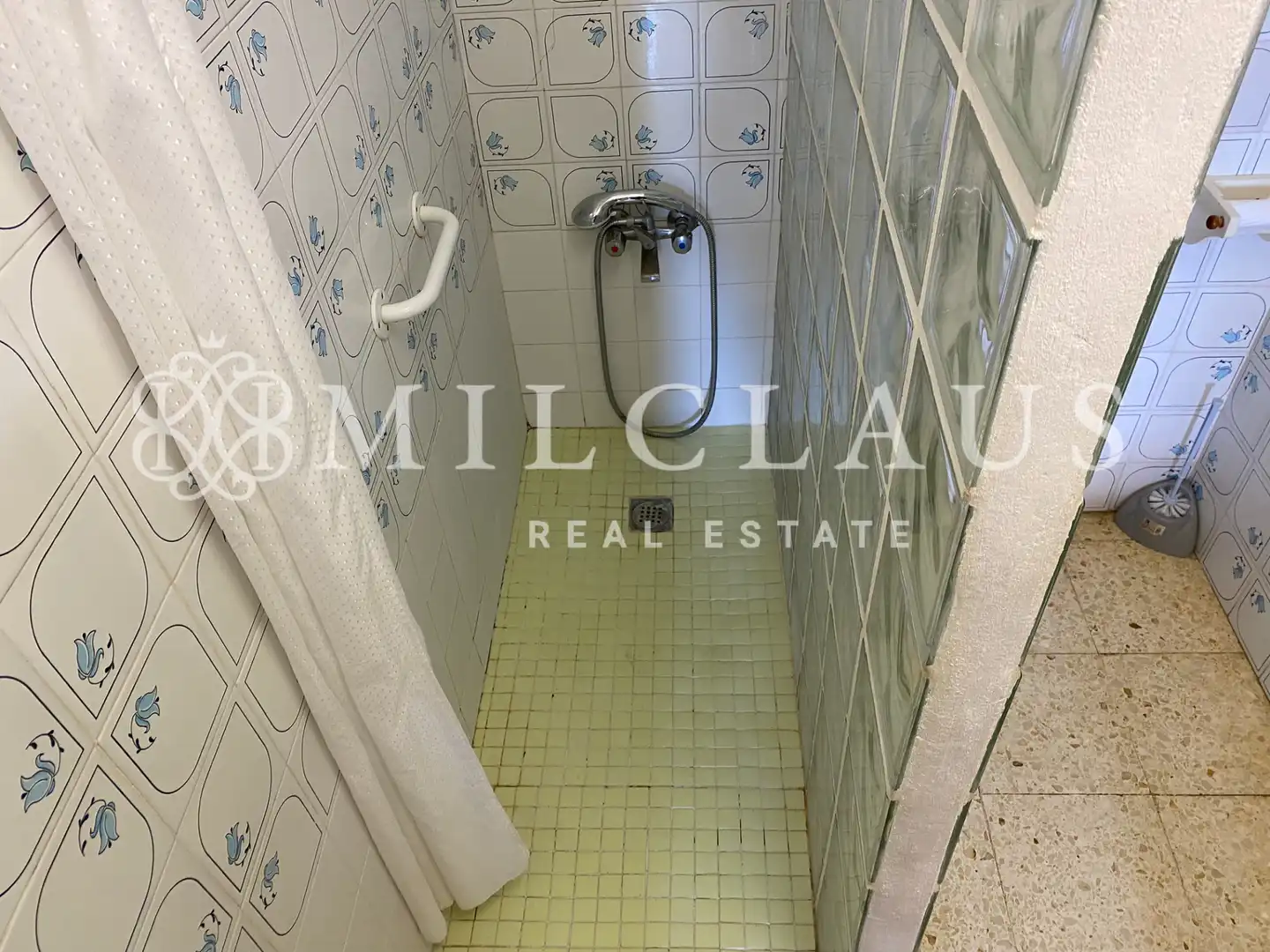 Bathroom of Flat for rent in Talamanca, Barcelona