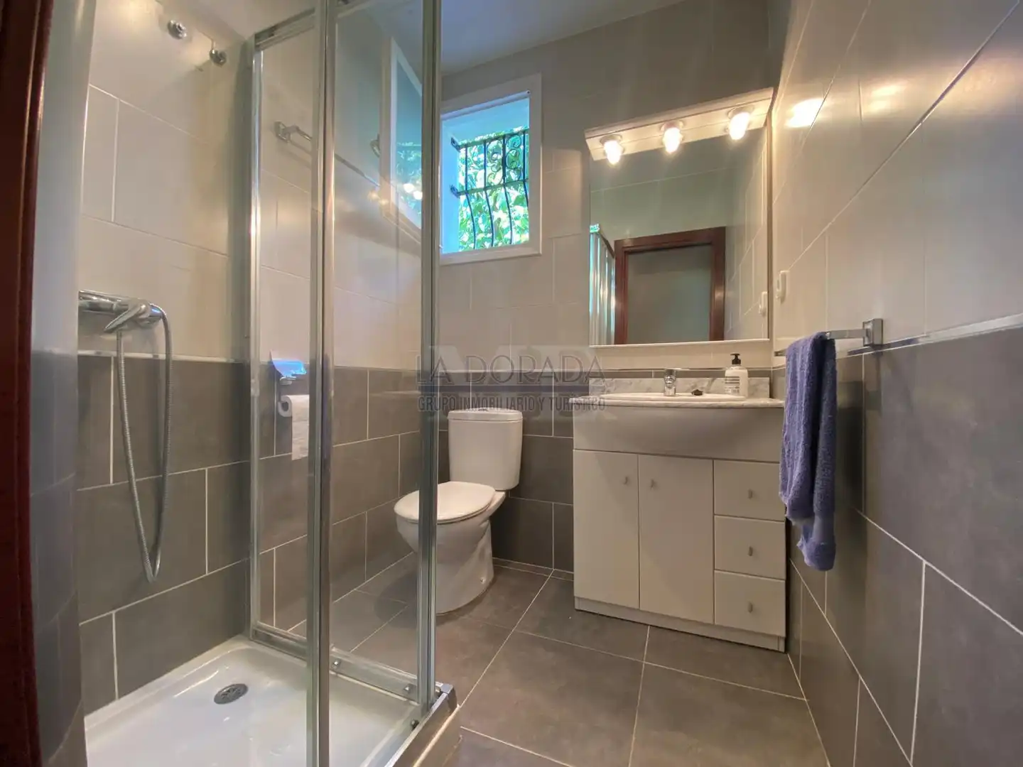 Badezimmer von Haus oder Chalet zum Verkauf in Cambrils mit Privatgarten, Terrasse und Abstellraum