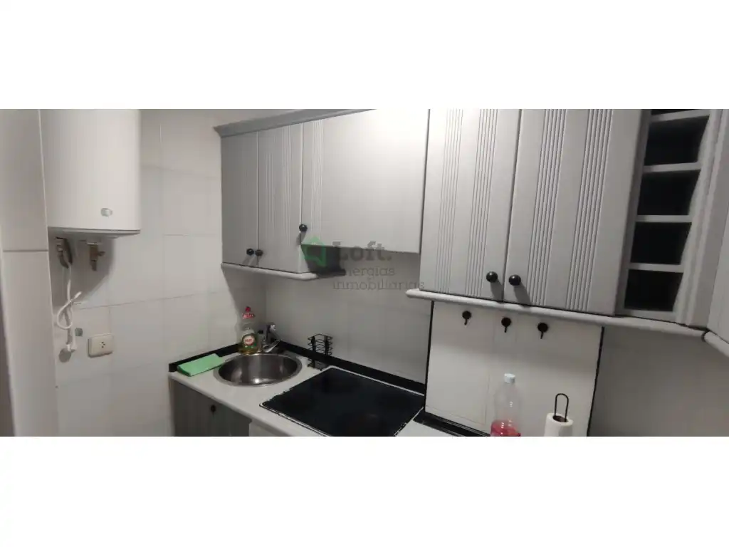 Cuina de Apartament de lloguer en Badajoz amb Aire condicionat, Moblat i Rentadora
