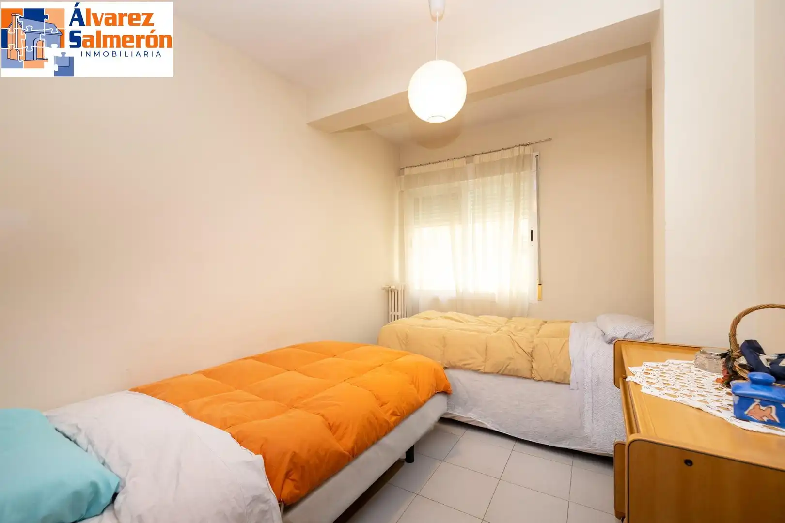 Bedroom of Flat for sale in Granada  with Balcony