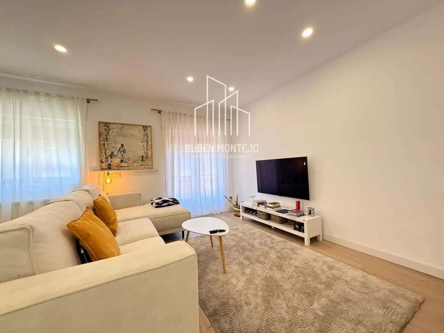 Living room of Flat for rent in Salamanca  with Heating, Terrace and Furnished
