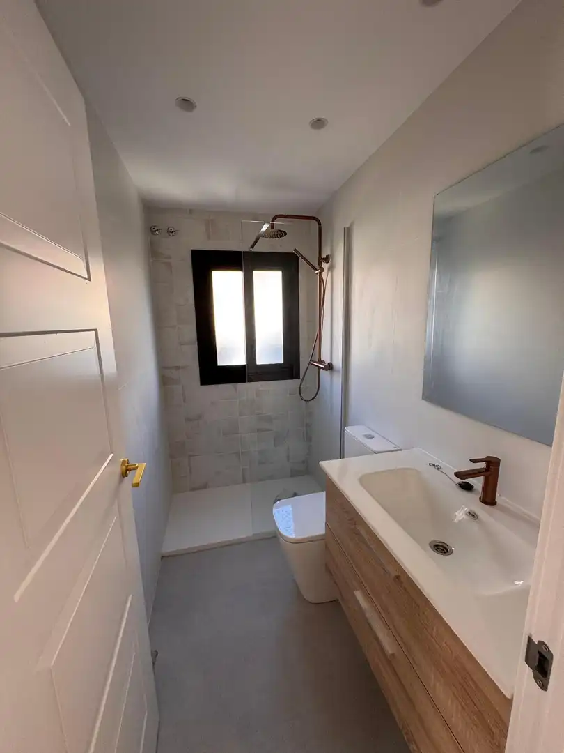 Baño de Casa adosada en venta en Cubelles con Aire acondicionado, Terraza y Piscina comunitaria