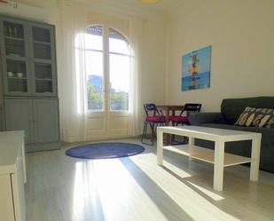 Living room of Flat to rent in  Barcelona Capital  with Air Conditioner, Heating and Furnished