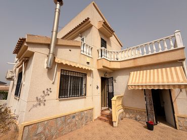 Casa con balcone in vendita a Benejúzar