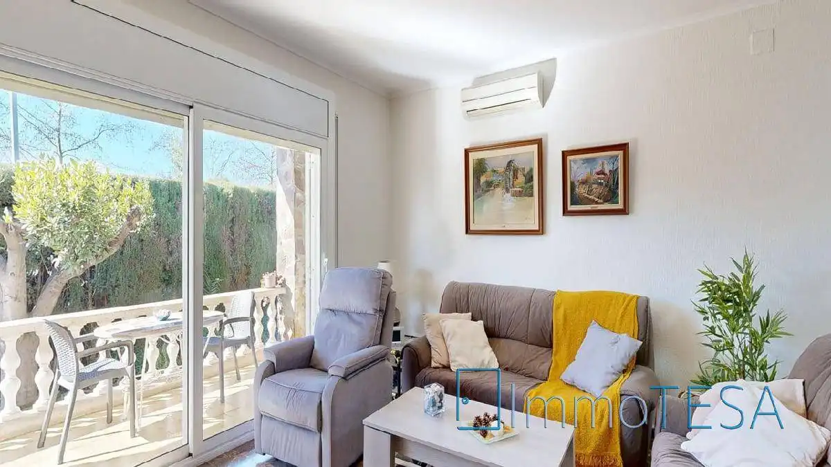 Sala de estar de Casa o chalet en venta en Barberà del Vallès con Aire acondicionado, Calefacción y Jardín privado