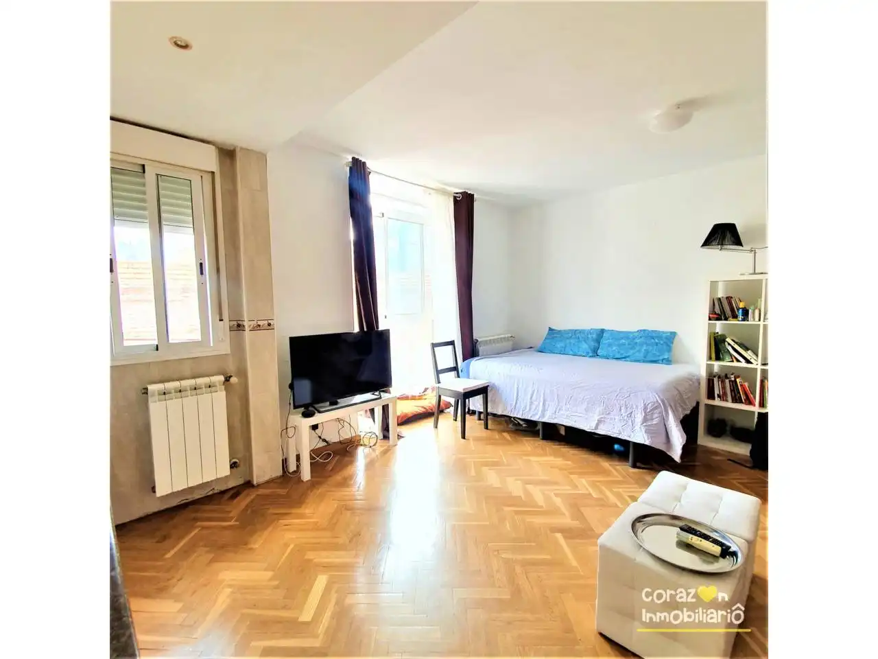 Bedroom of Study for rent in Madrid  with Air Conditioner, Parquet flooring and Storage room