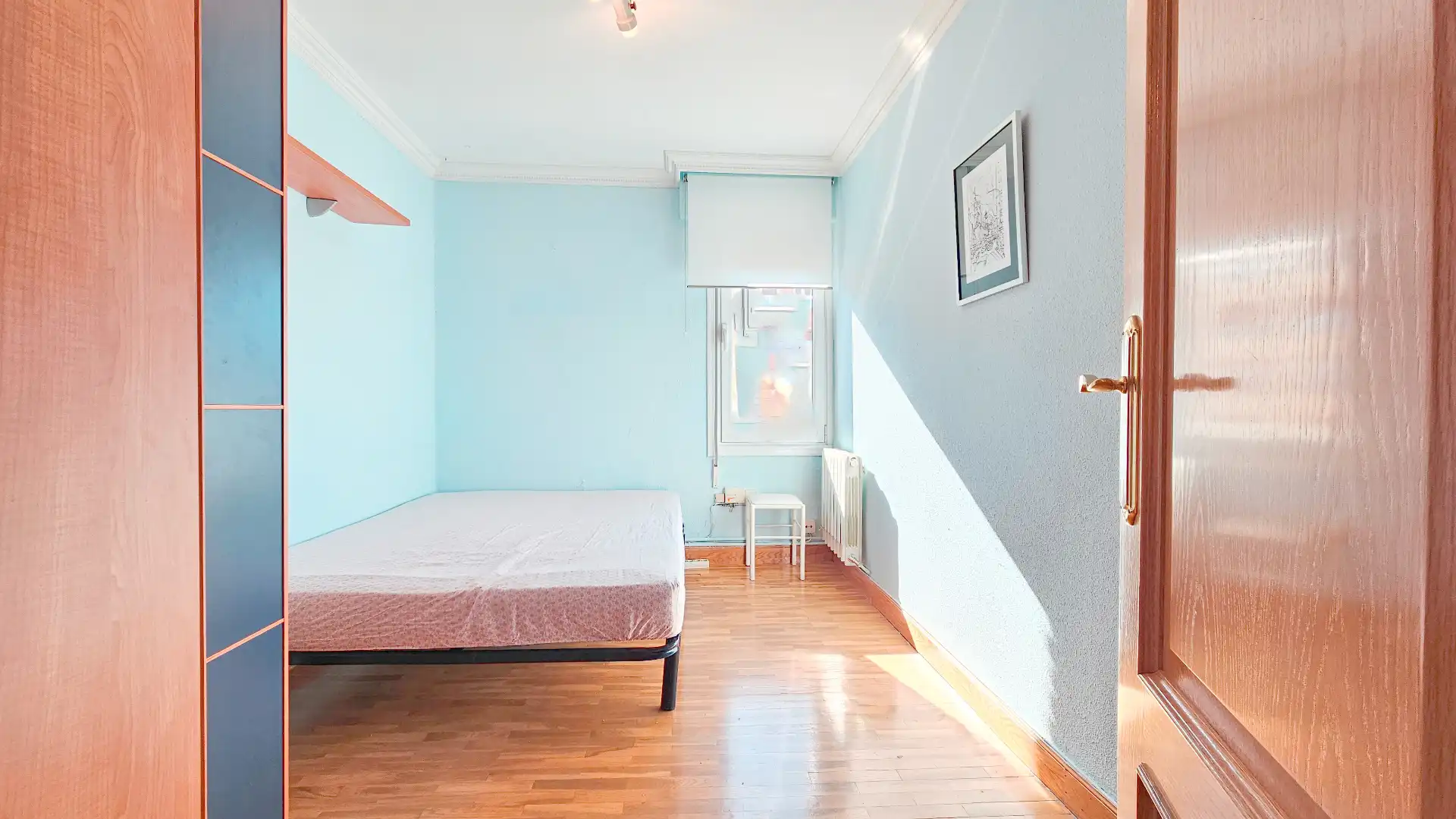 Bedroom of Flat for sale in Vitoria - Gasteiz  with Heating, Parquet flooring and Furnished