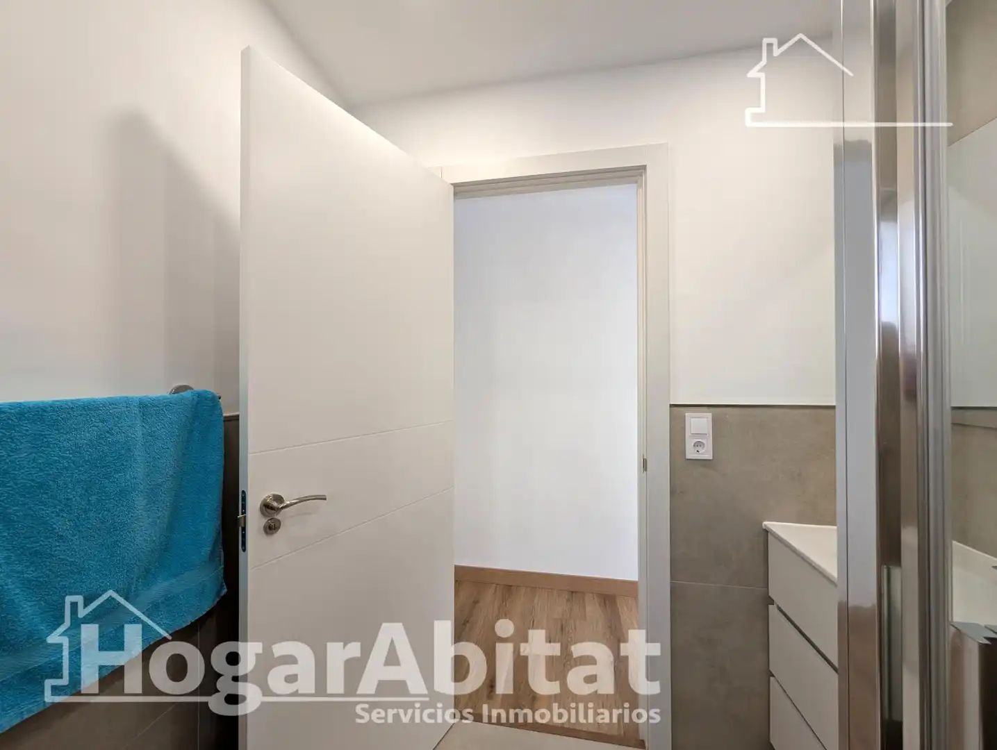 Bany de Pis en venda en Alicante / Alacant amb Aire condicionat, Calefacció i Moblat