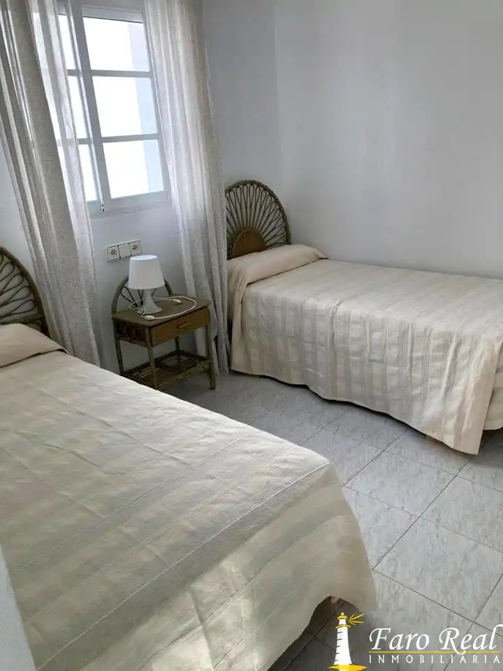 Dormitori de Casa adosada de lloguer en Sanlúcar de Barrameda amb Jardí privat i Moblat