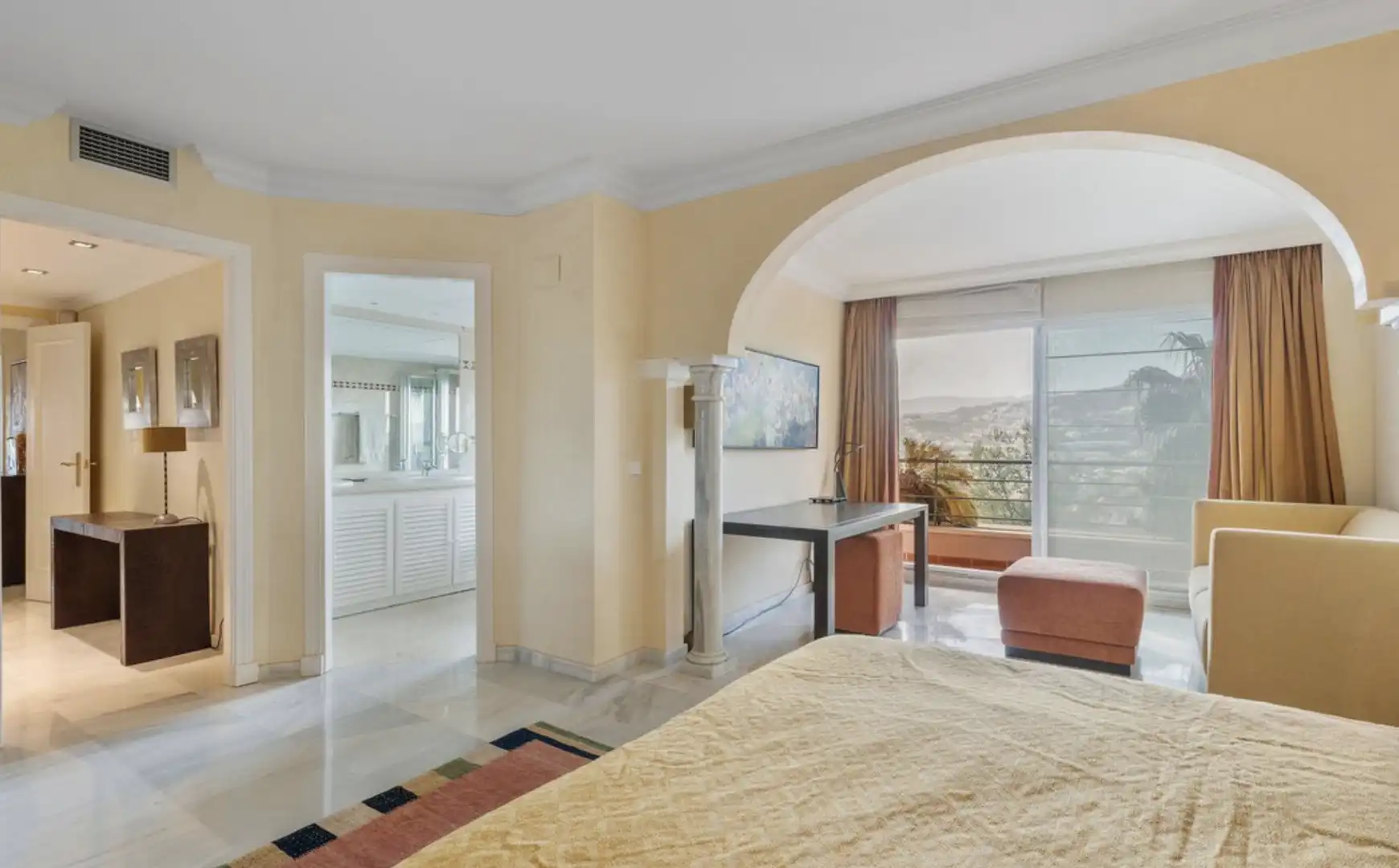 Flat with pool for sale in Nueva Andalucía, imagen 13
