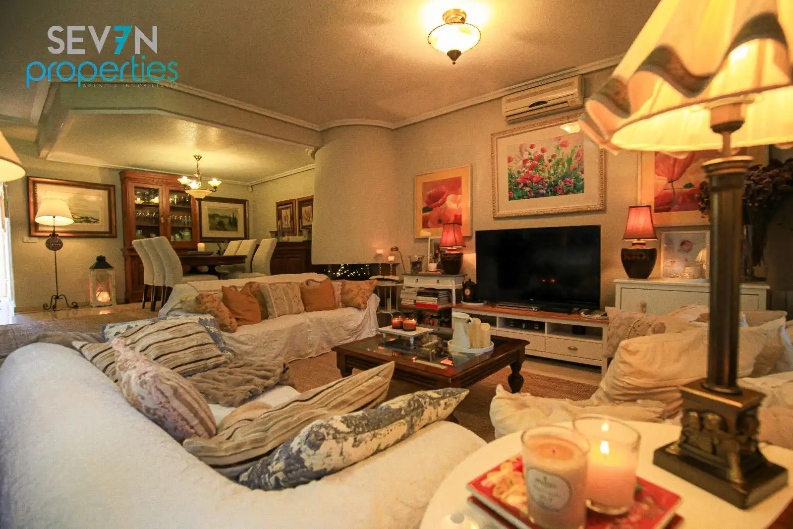Sala de estar de Casa adosada en venta en Alicante / Alacant con Aire acondicionado, Calefacción y Piscina