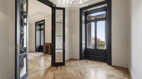 Photo 3 of Flat for rent in De Felipe IV, Jerónimos, Madrid Capital
