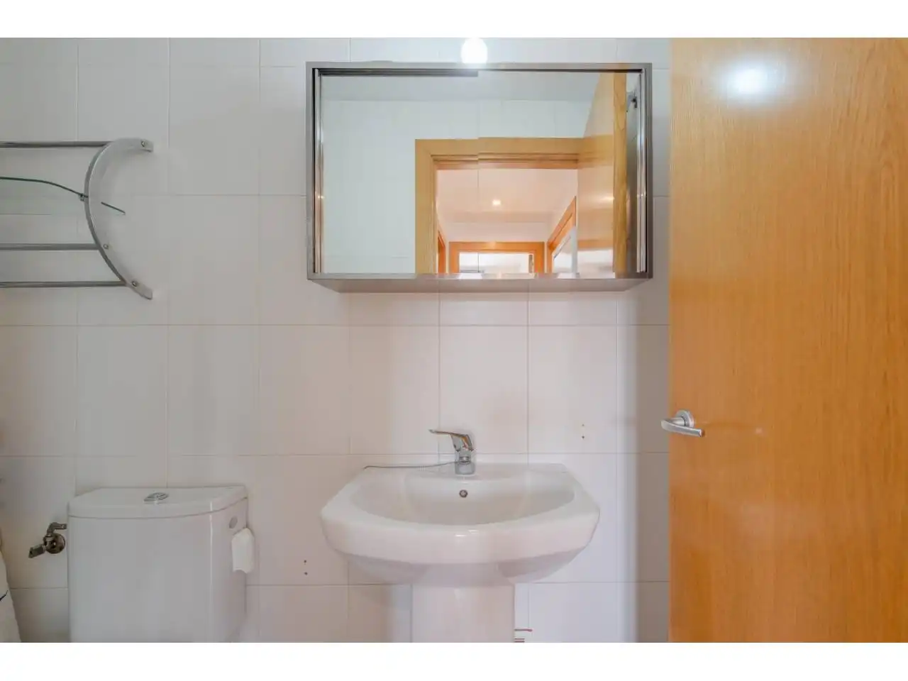 Badezimmer von Wohnung zum Verkauf in Girona mit Heizung und Balkon