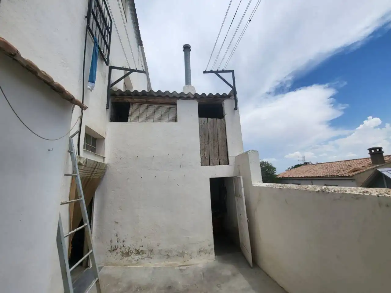Vista exterior de Casa o xalet en venda en Baza amb Calefacció i Terrassa