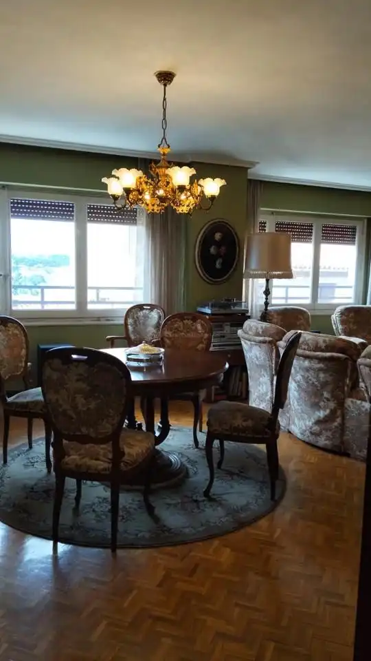 Comedor de Piso en venta en Teruel con Calefacción, Parquet y Amueblado