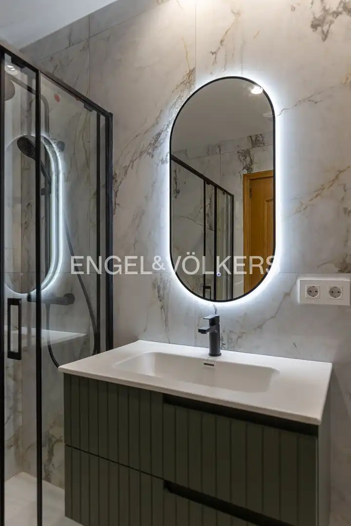 Bathroom of Flat for rent in Madrid  with Heating